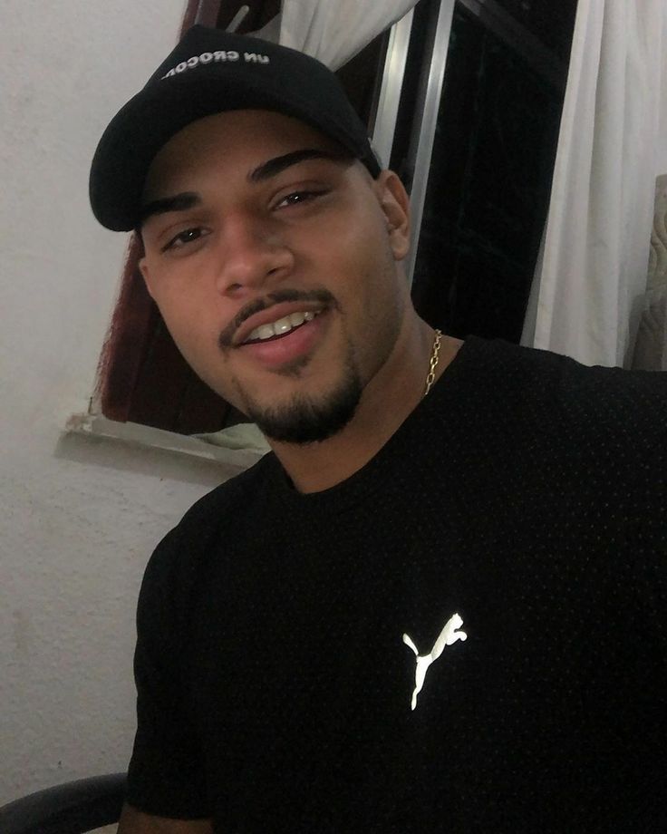 <em>Carlos Rivas </em>